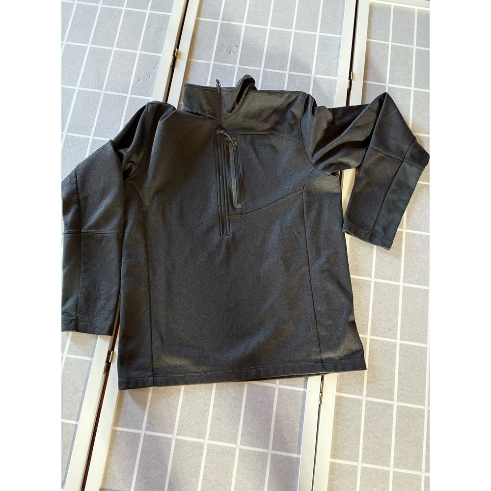 The North Face Grey 1/4 Zip Performance Fleece Medium Pullover Après-ski Look